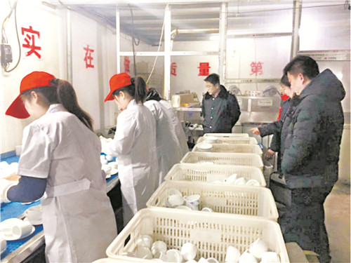 濮阳市开展餐饮具消毒服务监督检查 餐饮器具集中消毒服务
